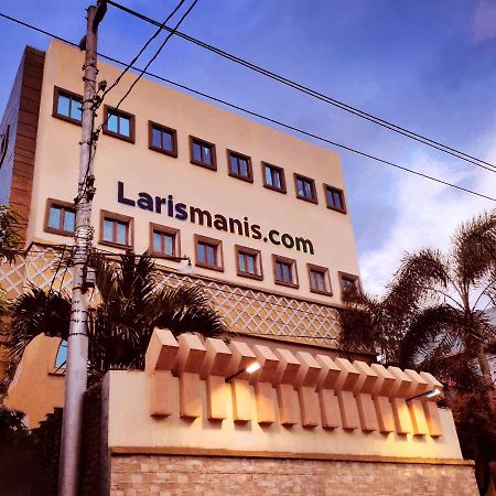 Hotel Syariah Larismanis Semarang Exteriér fotografie