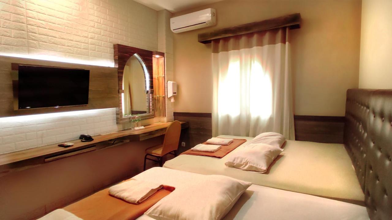 Hotel Syariah Larismanis Semarang Exteriér fotografie