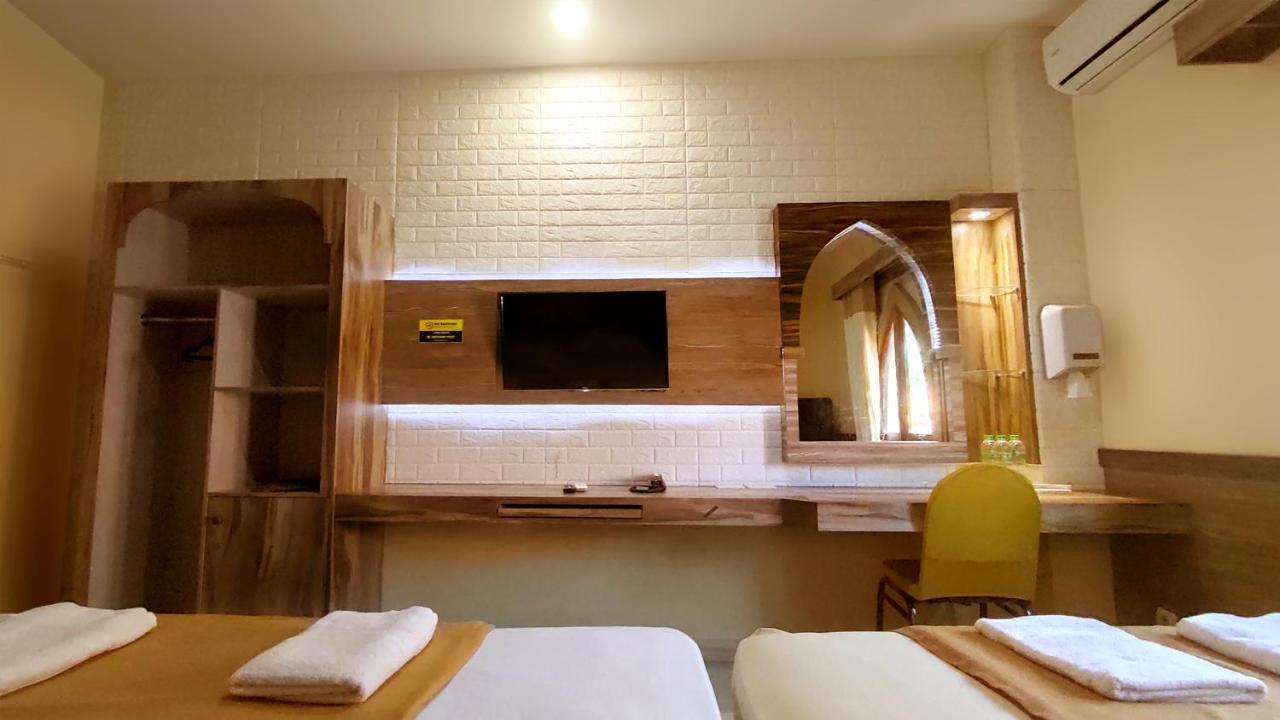 Hotel Syariah Larismanis Semarang Exteriér fotografie